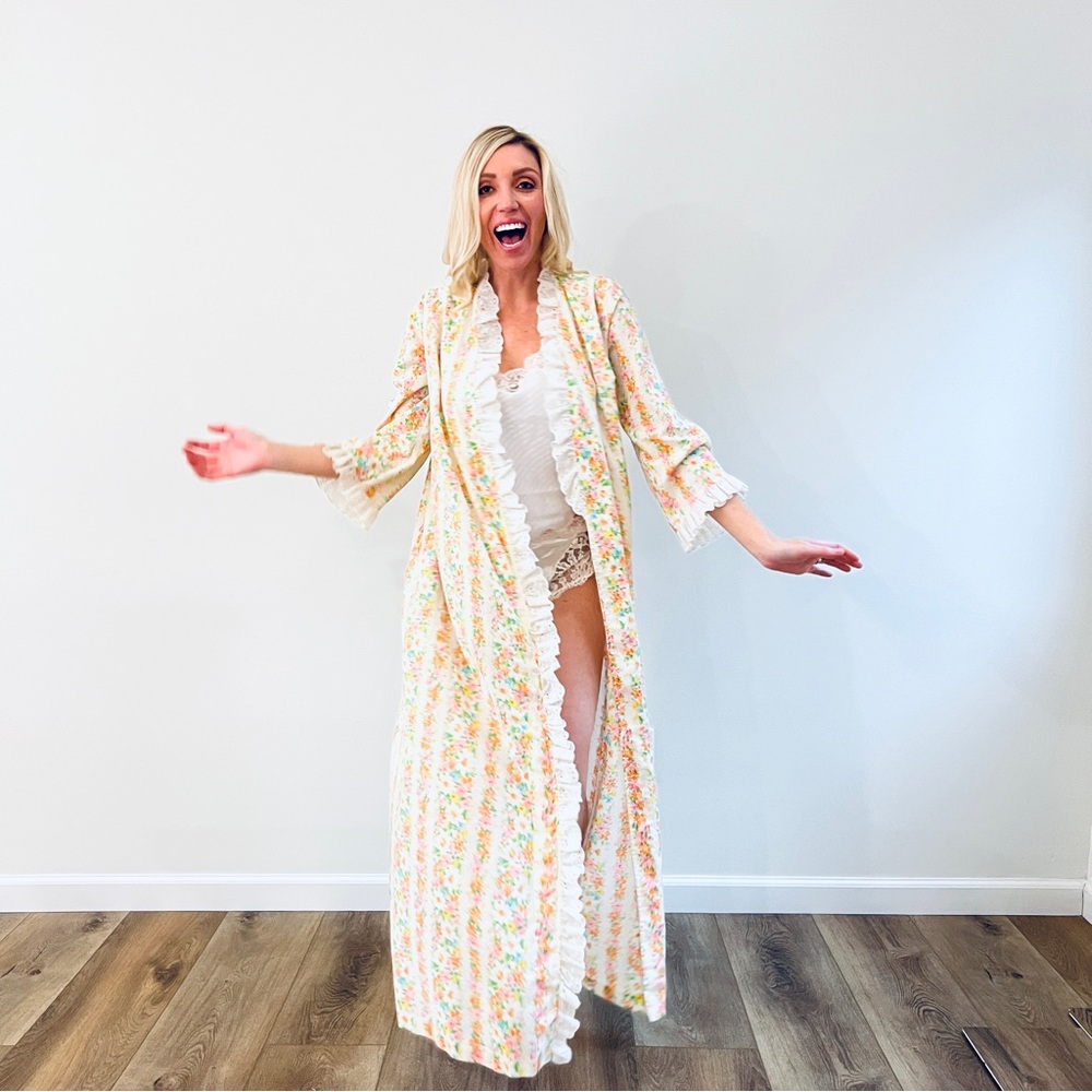VTG Floral Housecoat Duster Robe